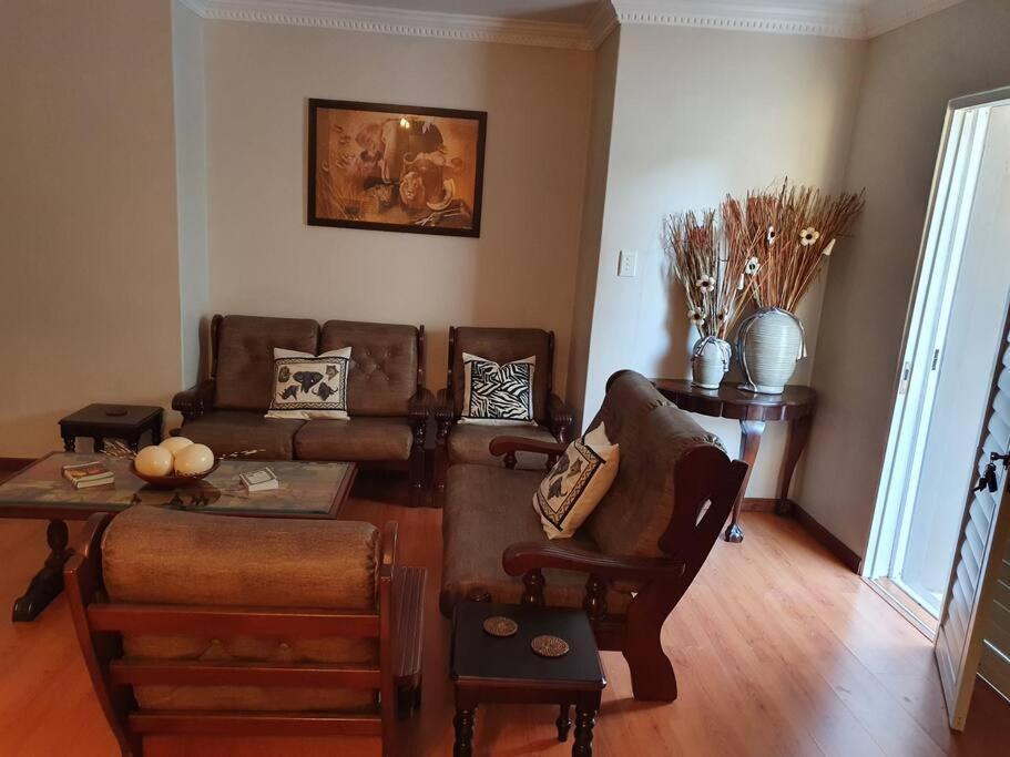 Apartment Sua Casa Has African Inspired Decor *